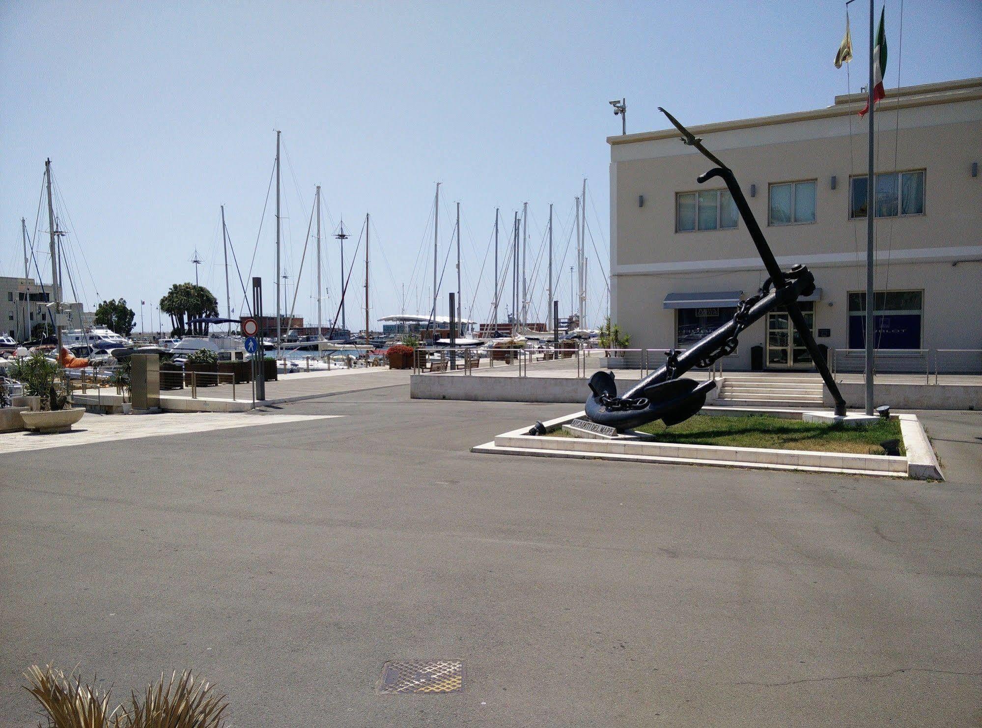 Al Porto Di Cagliari Hotel Bagian luar foto